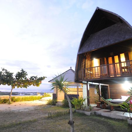 Suka Beach Bungalow レンボンガン島 エクステリア 写真
